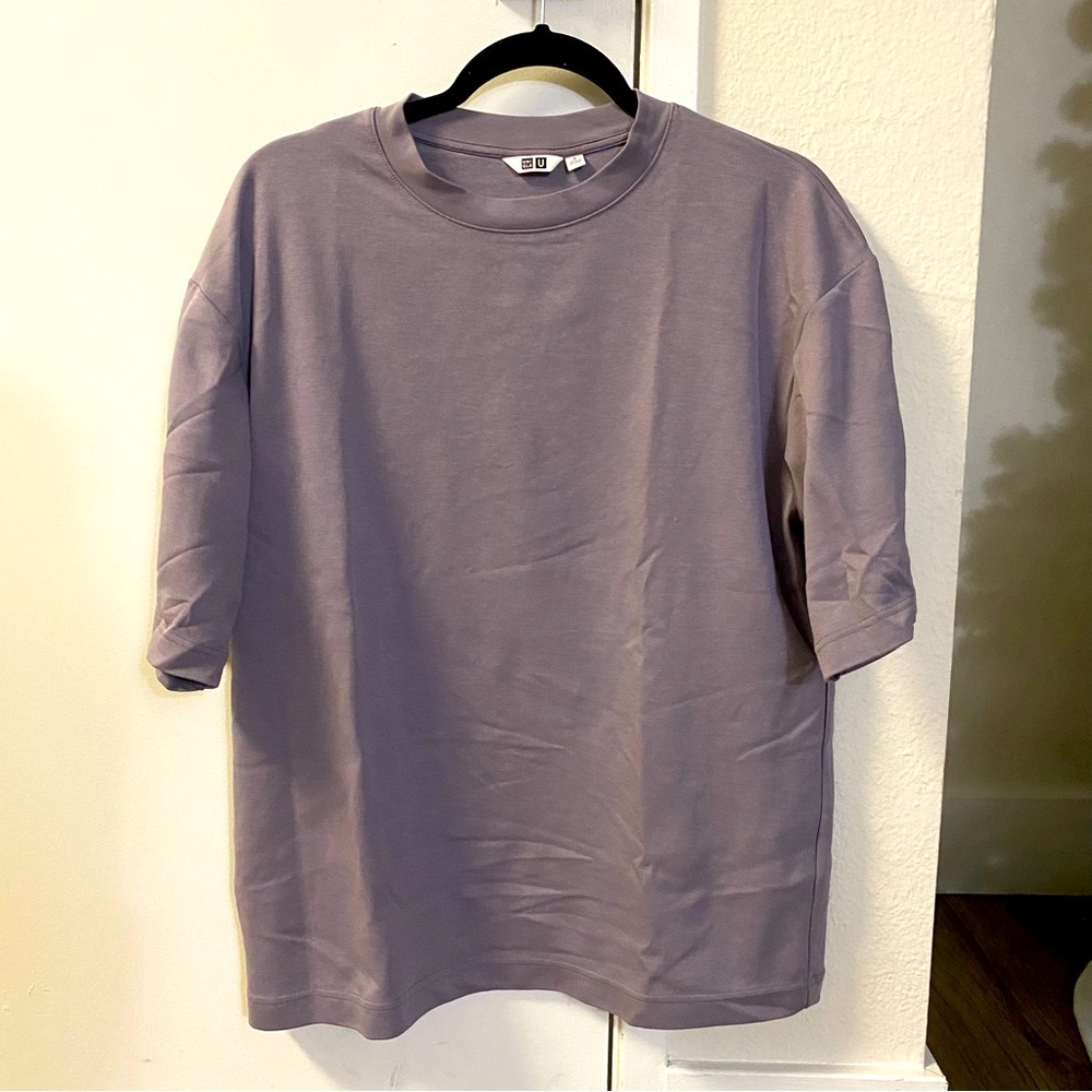 light purple uniqlo tshirt